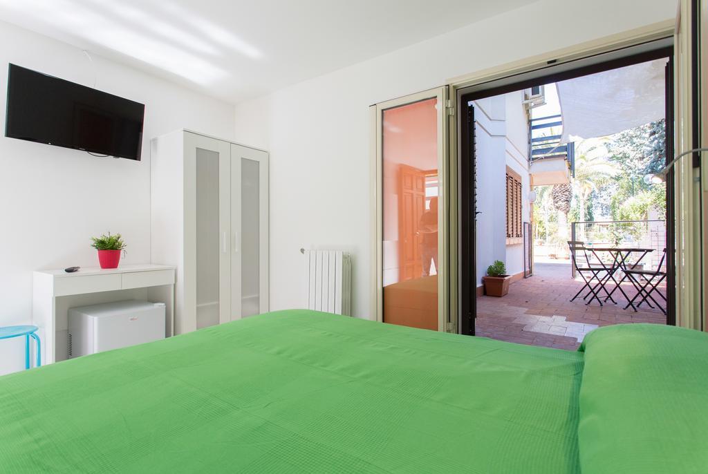 Piccola Oasi Hotel มอนเดลโล ภายนอก รูปภาพ